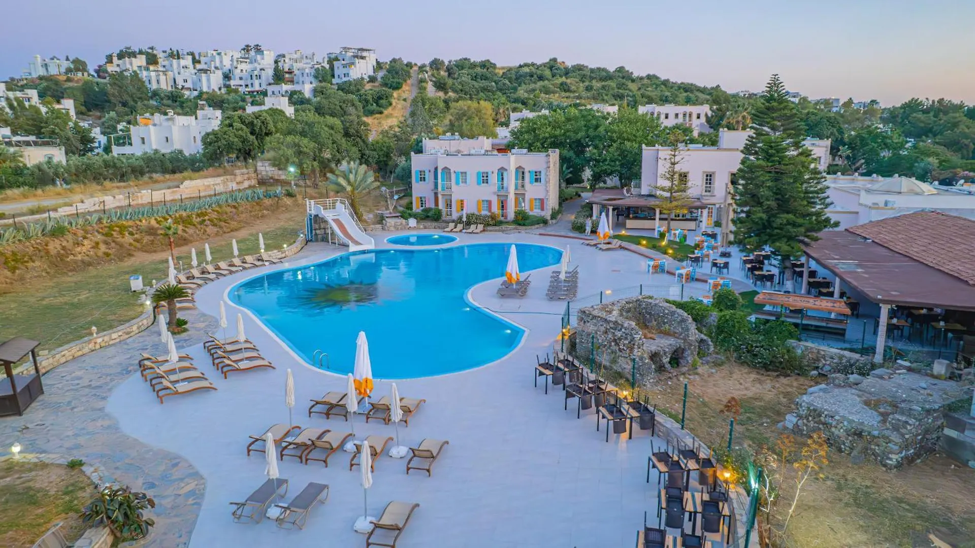 Alexander The Great Resort & Spa ボドルム 3*,